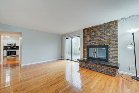 2008 E Pin Oak Dr, Mount Prospect, IL 60056 photo 9