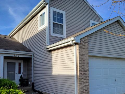 812 Park Bluff Cir, Elgin, IL 60120 photo 1