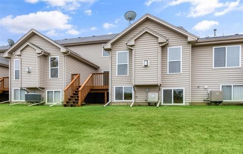 1440 Mackenzie Ln, Elgin, IL 60120 photo 2