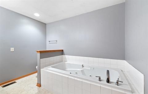1440 Mackenzie Ln, Elgin, IL 60120 photo 28