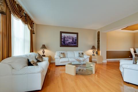 613 Versailles Dr, Bartlett, IL 60103 photo 9