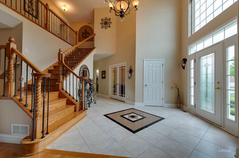 613 Versailles Dr, Bartlett, IL 60103 photo 4