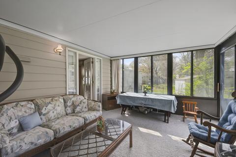 1807 Crescent, Champaign, IL 61821 photo 12