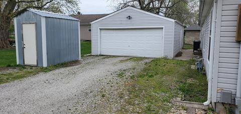 207 E River Rd, Tolono, IL 61880 photo 4