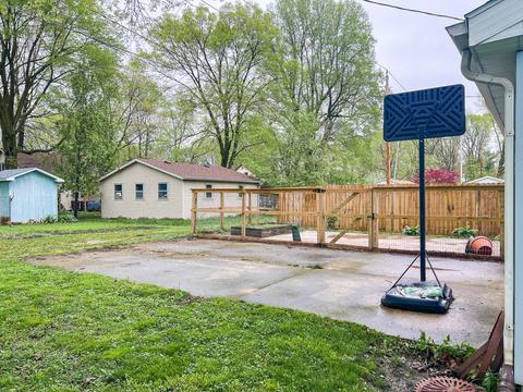 714 E High St, Monticello, IL 61856 photo 35