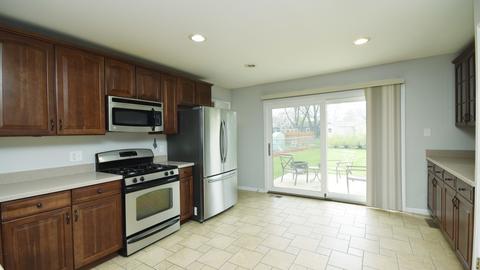938 Beverly Dr, Wheeling, IL 60090 photo 7