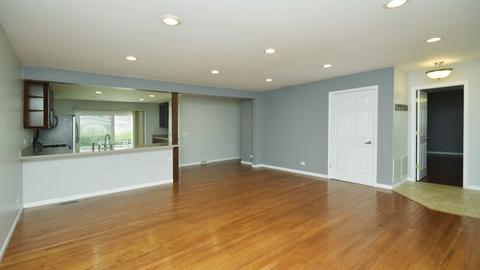 938 Beverly Dr, Wheeling, IL 60090 photo 6