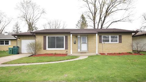 938 Beverly Dr, Wheeling, IL 60090 photo 2