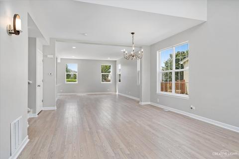 709 Periwinkle Ln, Aurora, IL 60504 photo 5