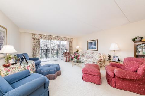 1600 E Thacker St #305, Des Plaines, IL 60016 photo 4