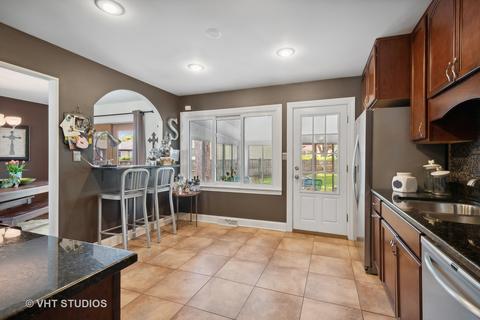 1805 E Cree Ln, Mount Prospect, IL 60056 photo 9