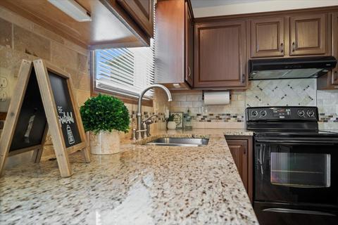 305 Wildberry Dr, Normal, IL 61761 photo 7