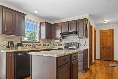 305 Wildberry Dr, Normal, IL 61761 photo 6