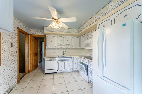 469 Lance Dr, Des Plaines, IL 60016 photo 5