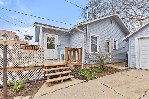 339 Wheelock St, Elgin, IL 60123 photo 2