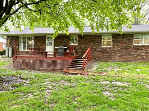 110 Maple St, Raymond, IL 62560 photo 27