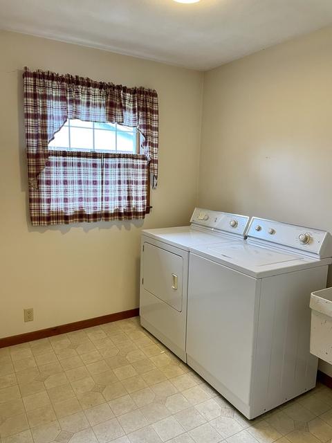 110 Maple St, Raymond, IL 62560 photo 15