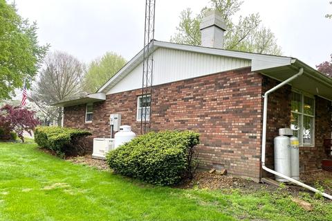 110 Maple St, Raymond, IL 62560 photo 30