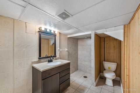 315 Lawrence Ave, Elgin, IL 60123 photo 20