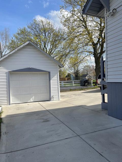 315 Lawrence Ave, Elgin, IL 60123 photo 4