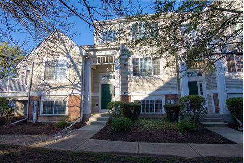 1702 Sienna Ct, Wheeling, IL 60090 photo 1