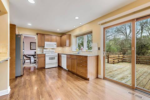 312 Oakmont Dr, Bartlett, IL 60103 photo 4