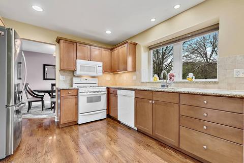 312 Oakmont Dr, Bartlett, IL 60103 photo 3