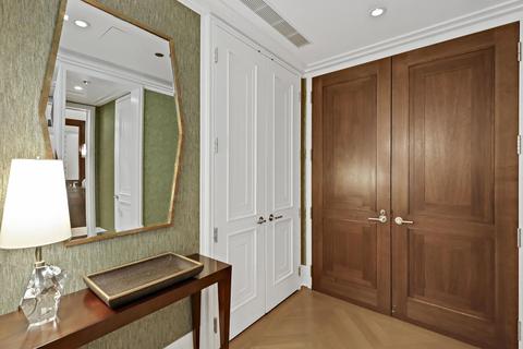 159 E Walton Pl #8B, Chicago, IL 60611 photo 2