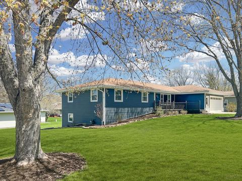 2042 Cimarron Dr, Freeport, IL 61032 photo 4