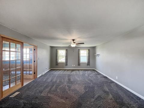 2042 Cimarron Dr, Freeport, IL 61032 photo 6