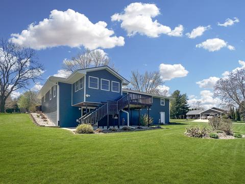 2042 Cimarron Dr, Freeport, IL 61032 photo 5