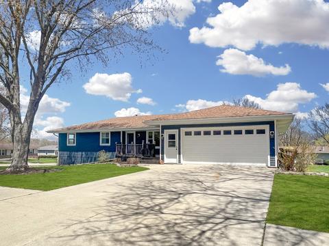 2042 Cimarron Dr, Freeport, IL 61032 photo 3