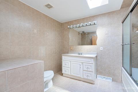 4330 Wilmette Ave, Rolling Meadows, IL 60008 photo 12
