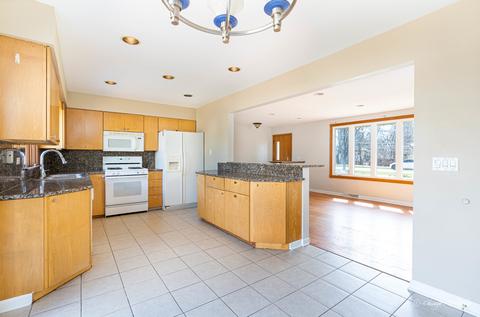 4330 Wilmette Ave, Rolling Meadows, IL 60008 photo 7
