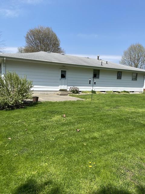 560 E Iroquois St, Sheldon, IL 60966 photo 3