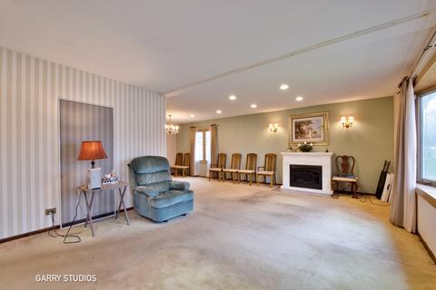 305 Newark Ln, Hoffman Estates, IL 60169 photo 3