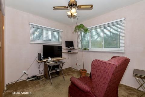 305 Newark Ln, Hoffman Estates, IL 60169 photo 17