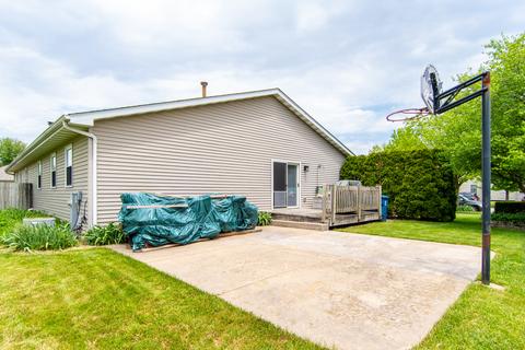 1610 Edgewater Dr, Morris, IL 60450 photo 4