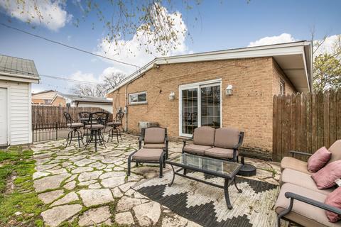 8458 W Normal Ave, Niles, IL 60714 photo 3