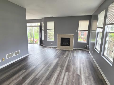 1460 Millbrook Dr, Algonquin, IL 60102 photo 2