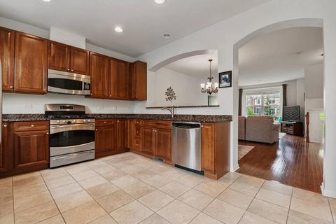 27 E Willow Rd, Wheeling, IL 60090 photo 5