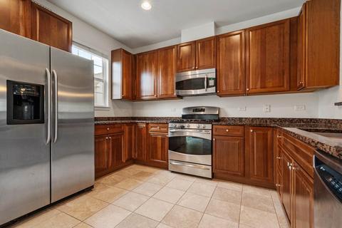 27 E Willow Rd, Wheeling, IL 60090 photo 6