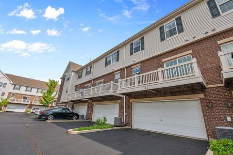 27 E Willow Rd, Wheeling, IL 60090 photo 2