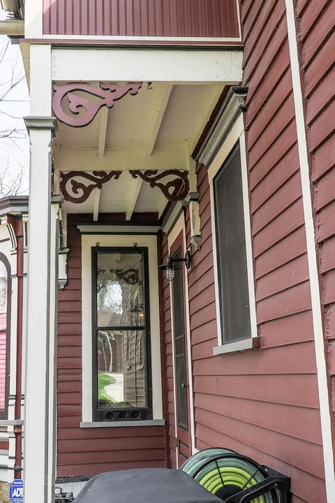 433 Division St, Elgin, IL 60120 photo 9
