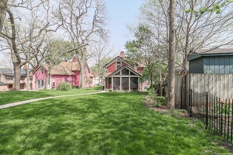 433 Division St, Elgin, IL 60120 photo 5