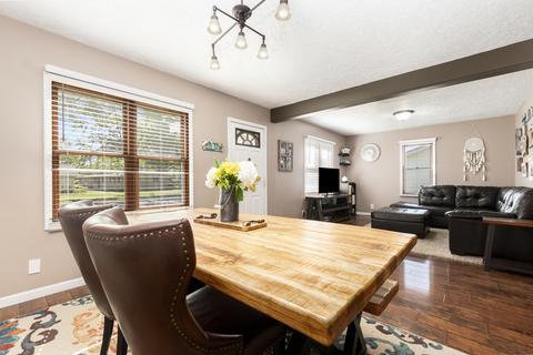 105 West St, Minooka, IL 60447 photo 9