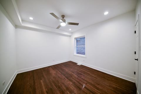 7242 S Bennett Ave, Chicago, IL 60649 photo 17