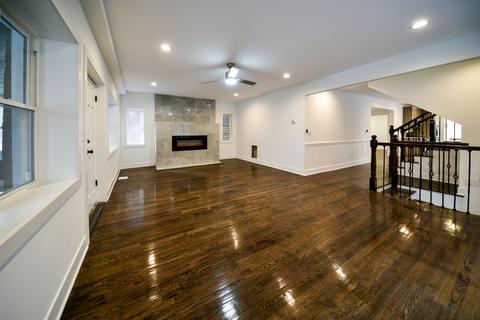 7242 S Bennett Ave, Chicago, IL 60649 photo 3