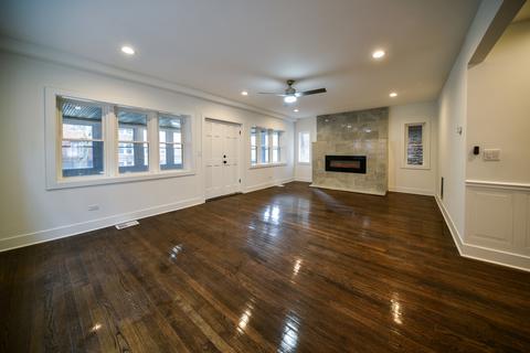 7242 S Bennett Ave, Chicago, IL 60649 photo 4