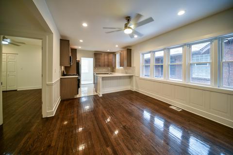 7242 S Bennett Ave, Chicago, IL 60649 photo 8